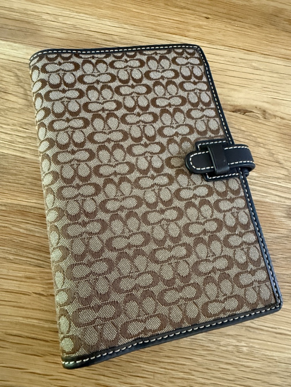 Coach Signature Canvas Organizer in Brown with Black Trim. Includes Coach pen
